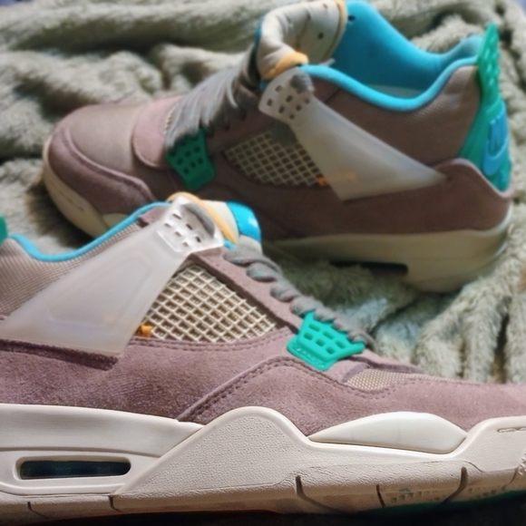 Jordan 4's SP 30th Anniversary